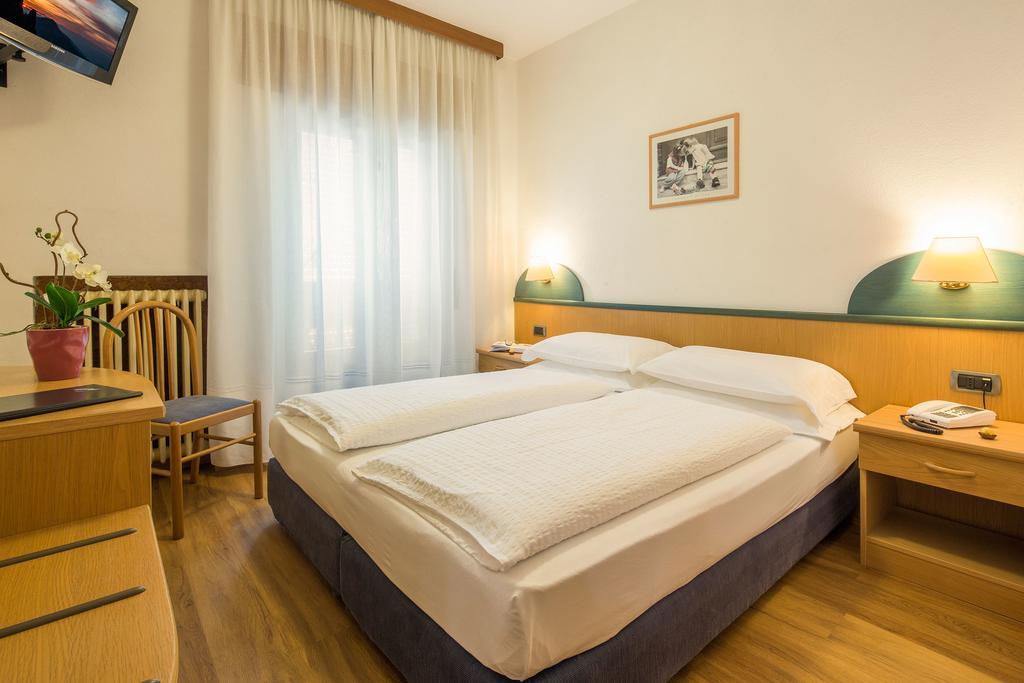 Hotel Garnì Ai Serrai Rocca Pietore Exterior foto