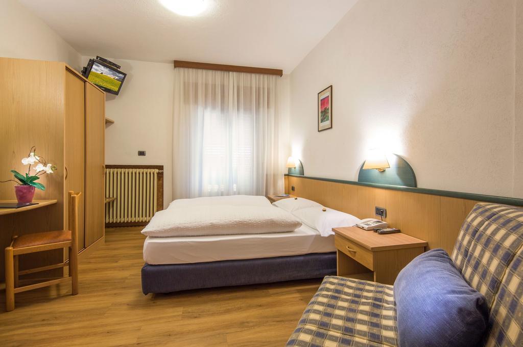 Hotel Garnì Ai Serrai Rocca Pietore Exterior foto